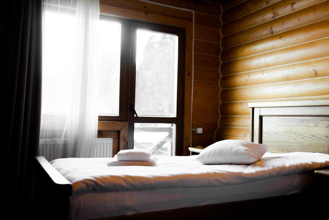Hotel La Кrechunu à Bukovel Extérieur photo