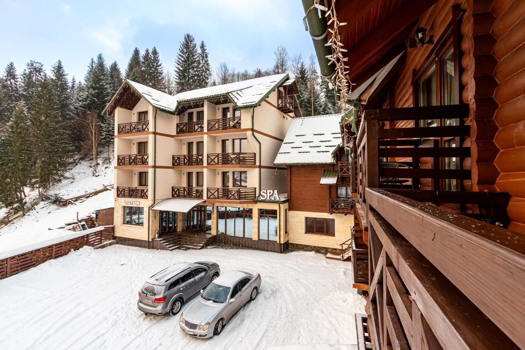 Hotel La Кrechunu à Bukovel Extérieur photo
