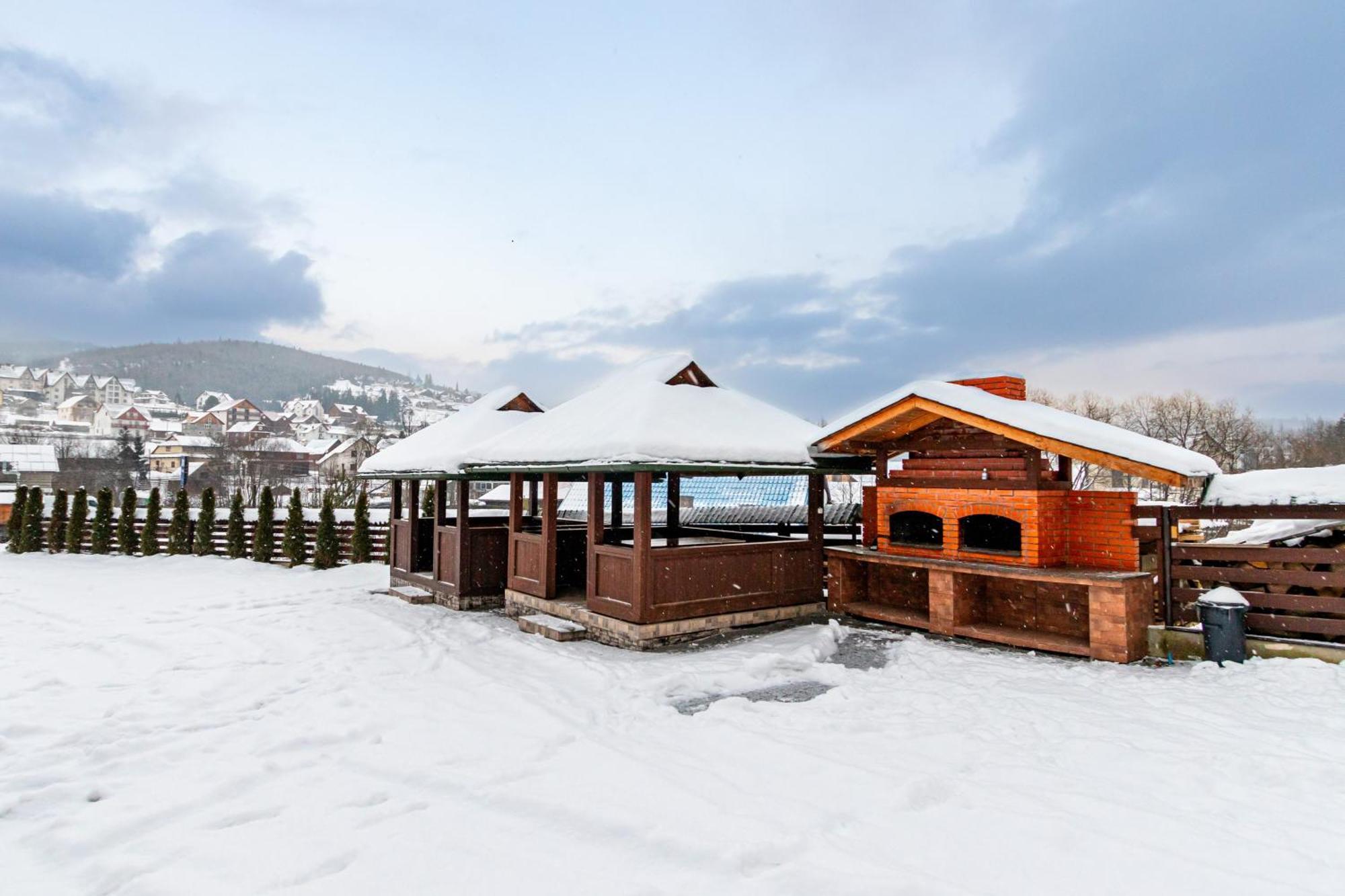 Hotel La Кrechunu à Bukovel Extérieur photo