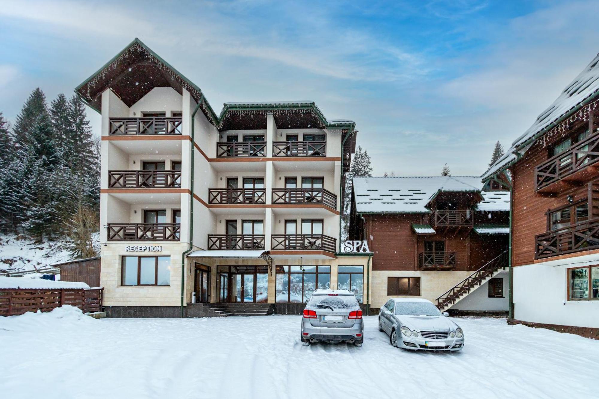 Hotel La Кrechunu à Bukovel Extérieur photo