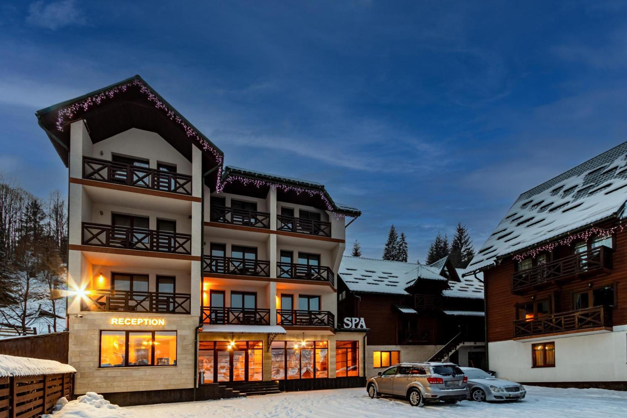 Hotel La Кrechunu à Bukovel Extérieur photo