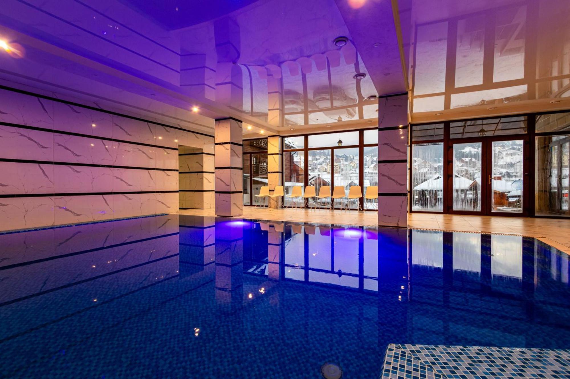 Hotel La Кrechunu à Bukovel Extérieur photo