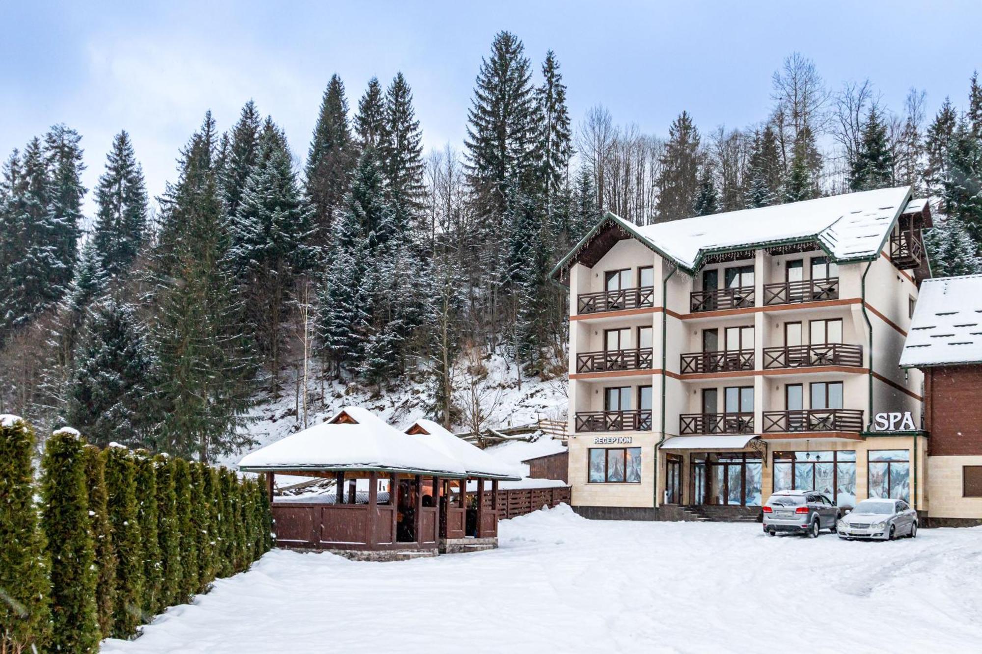 Hotel La Кrechunu à Bukovel Extérieur photo