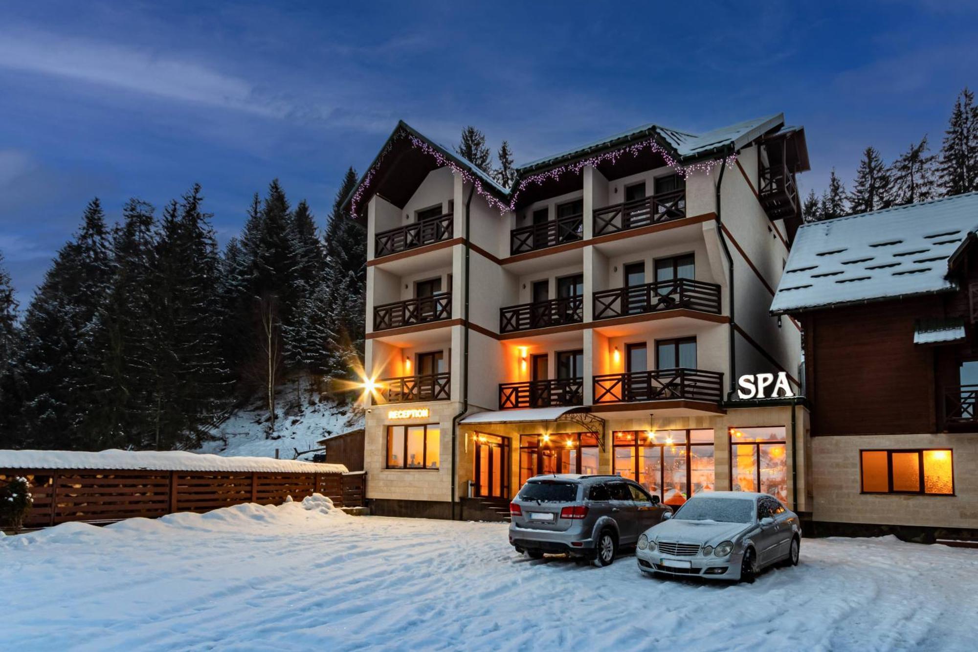 Hotel La Кrechunu à Bukovel Extérieur photo