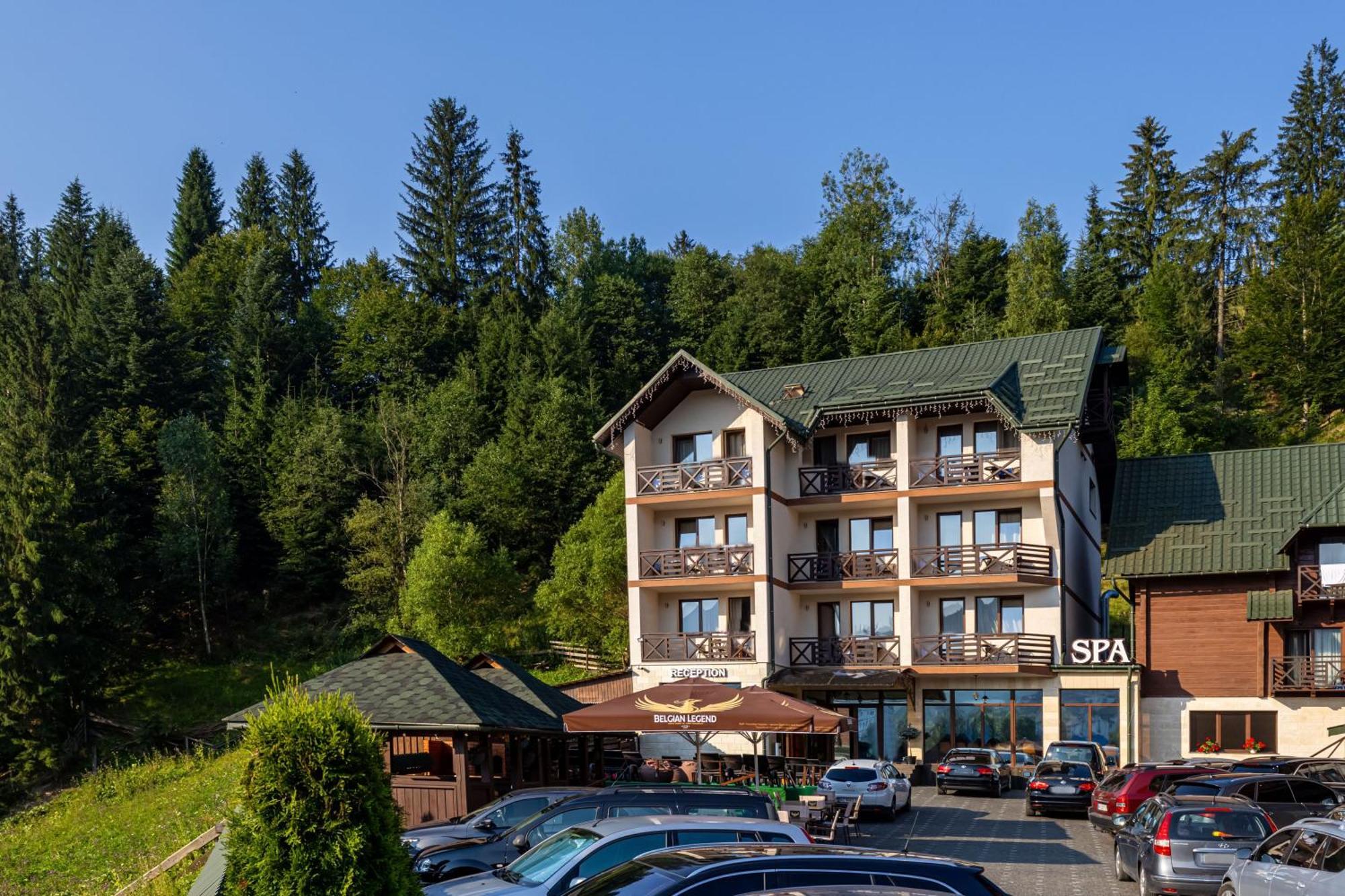 Hotel La Кrechunu à Bukovel Extérieur photo