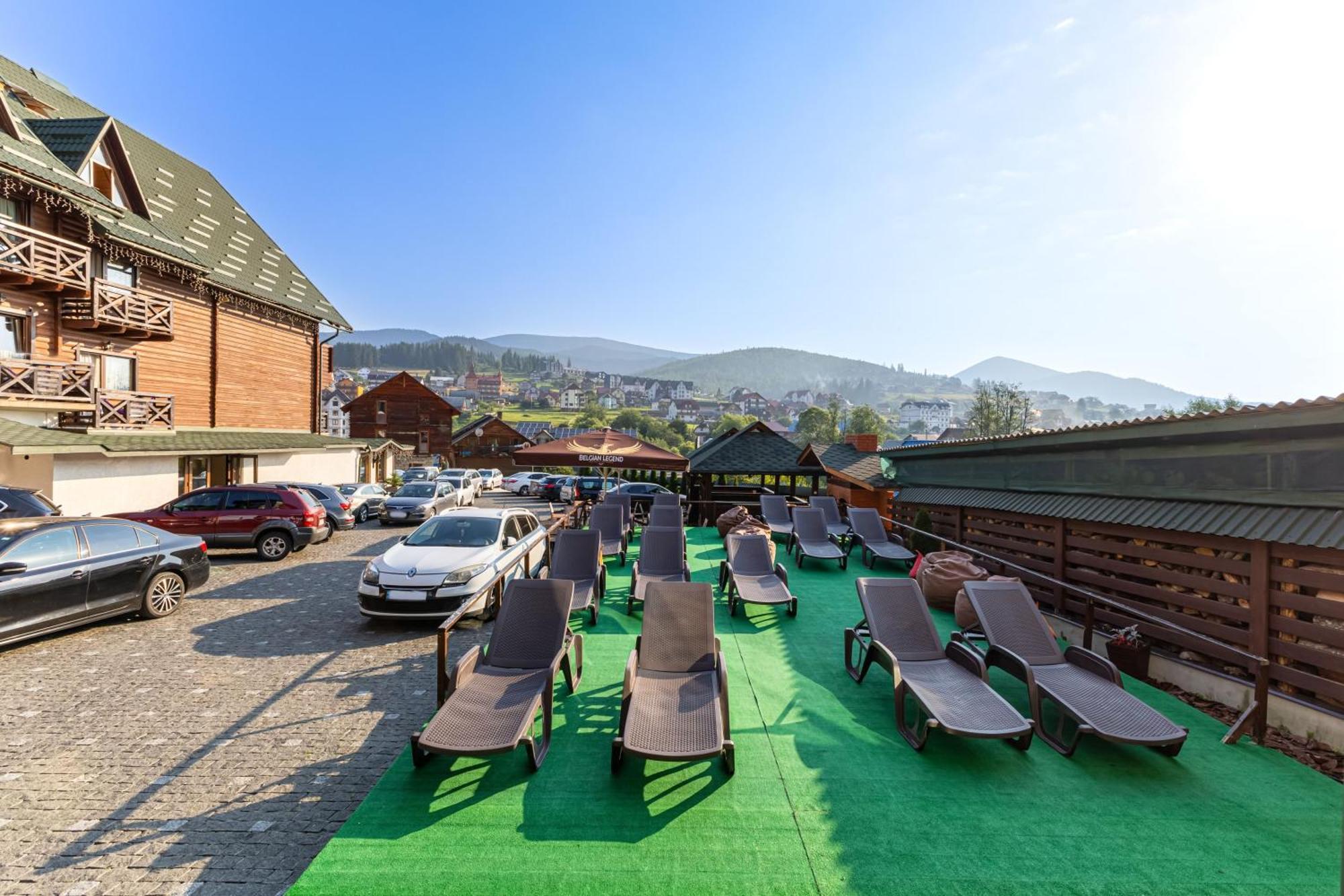 Hotel La Кrechunu à Bukovel Extérieur photo