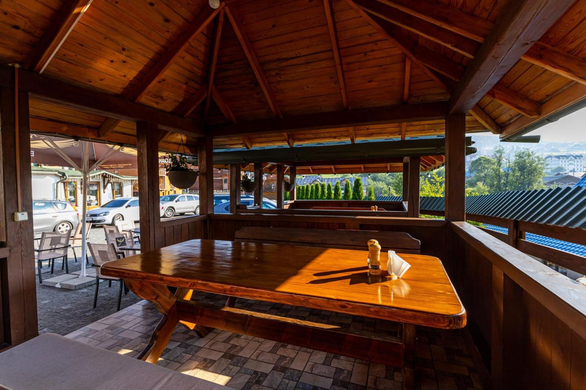 Hotel La Кrechunu à Bukovel Extérieur photo