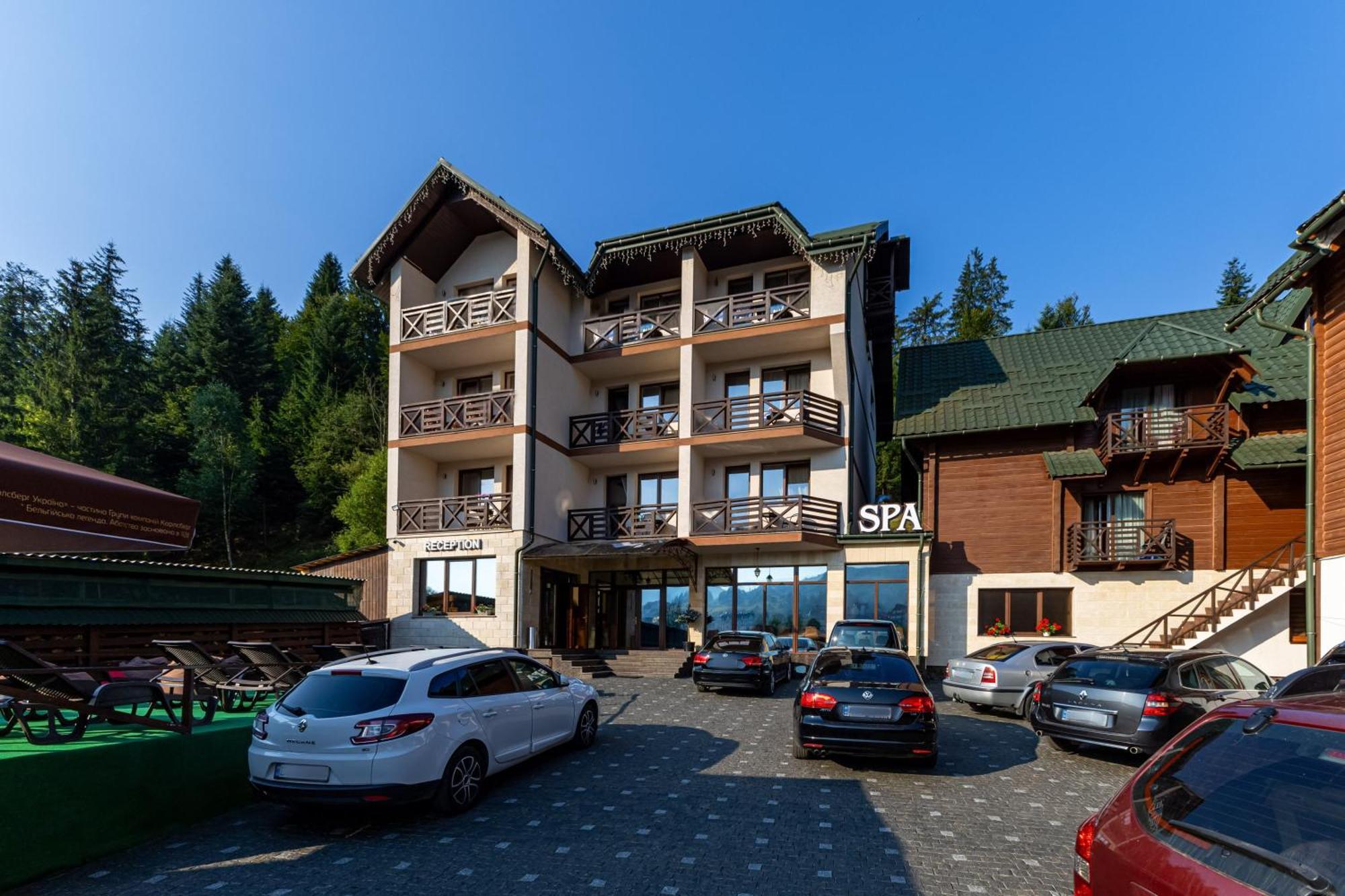 Hotel La Кrechunu à Bukovel Extérieur photo