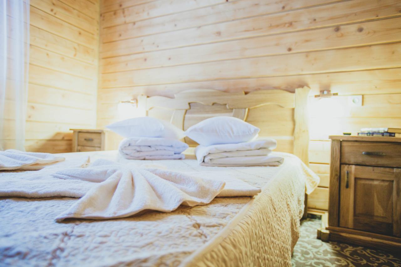 Hotel La Кrechunu à Bukovel Extérieur photo