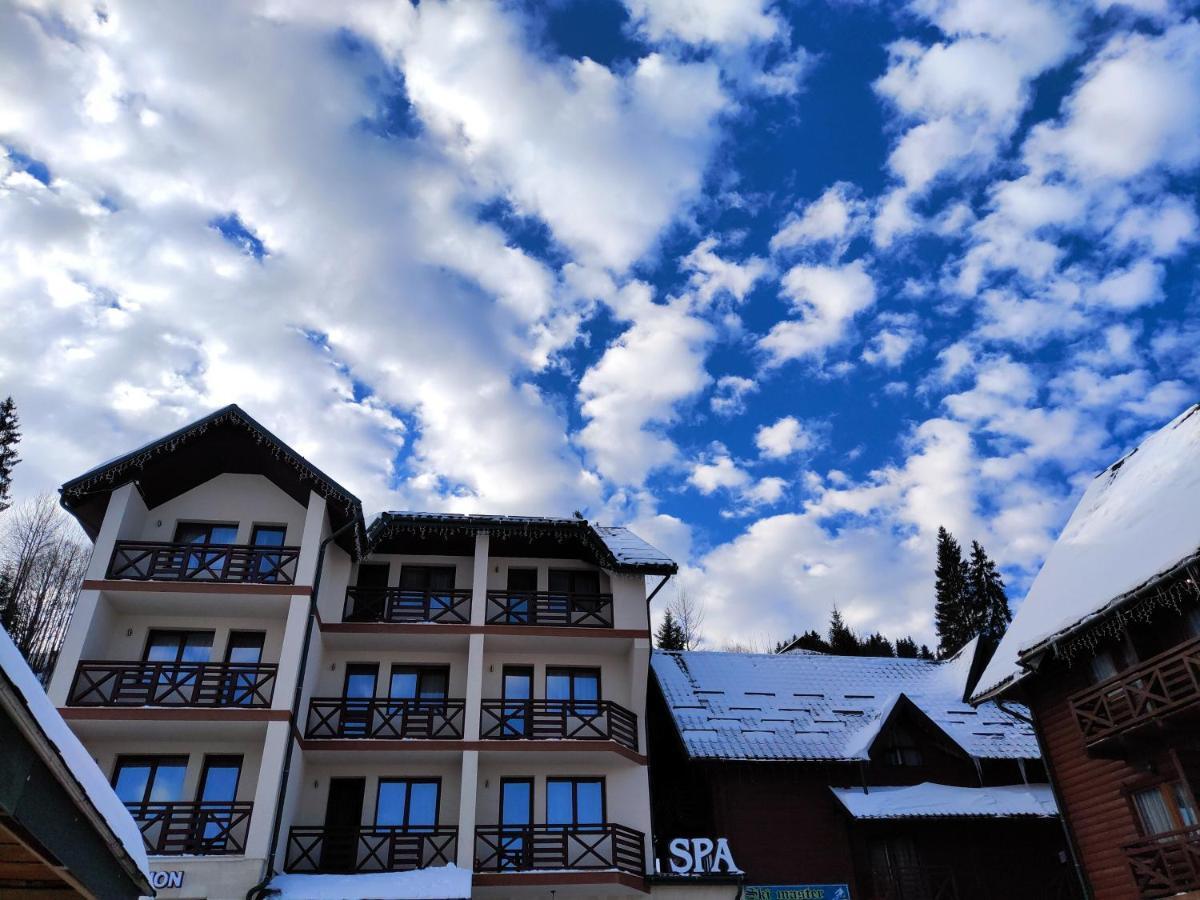 Hotel La Кrechunu à Bukovel Extérieur photo
